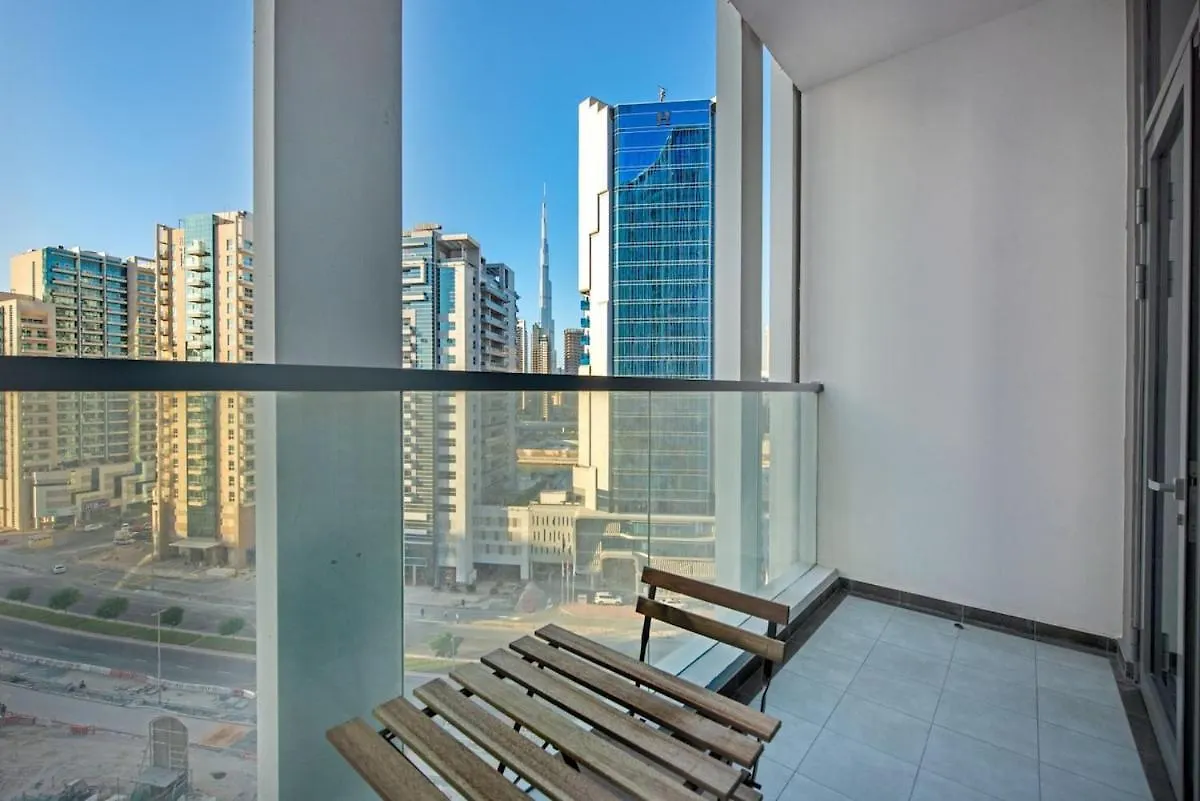 דובאי Awesome Studio Apartment With Burj Khalifa View At Business Bay איחוד האמירויות הערביות